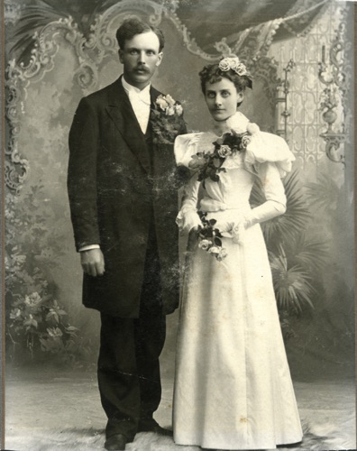 1896 Jonas and Laura (Hoyard) Bestul Wedding.